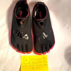 Fila skele toes shoes woman’s Sz8 ,